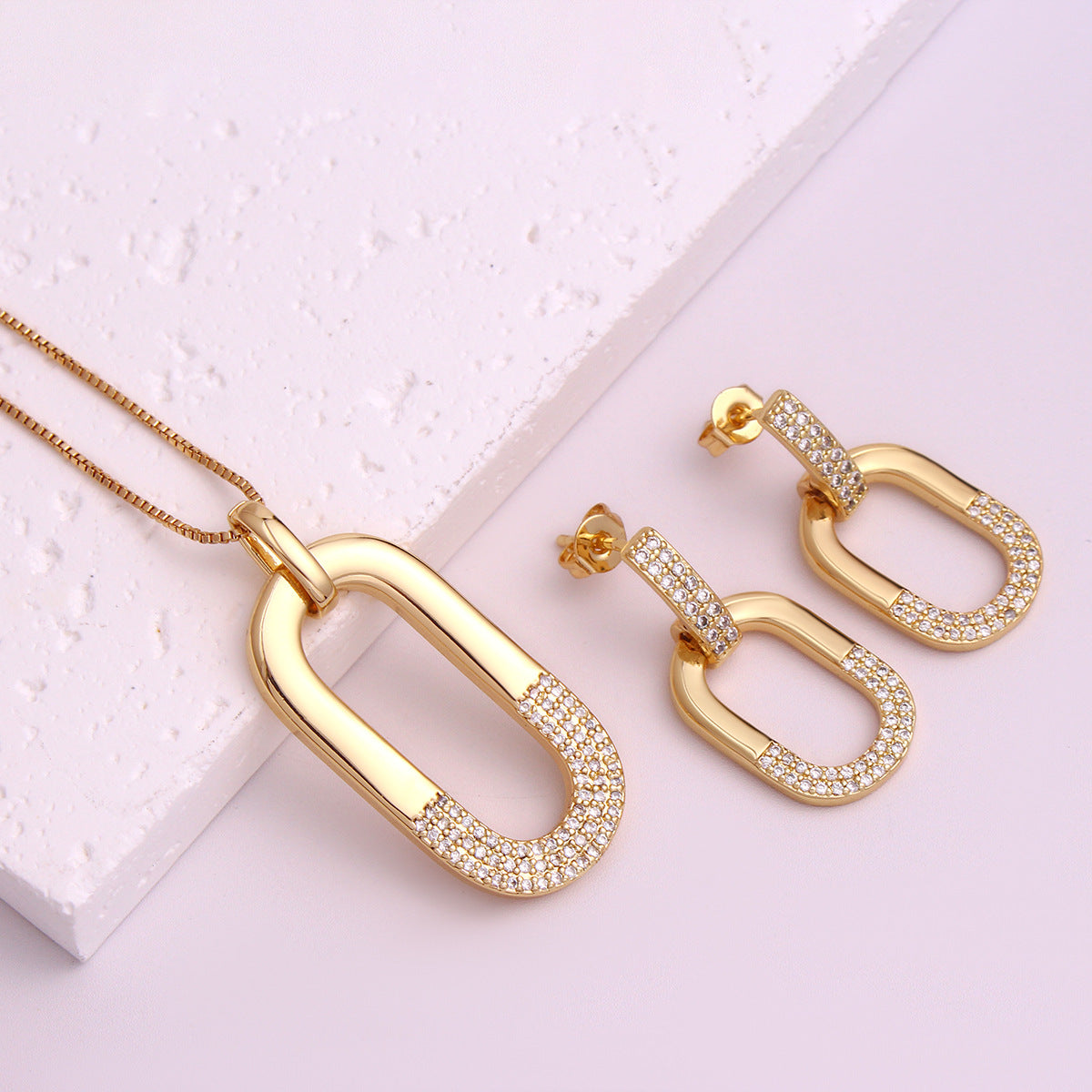 Collier d'oreille Zircon incrusté ovale