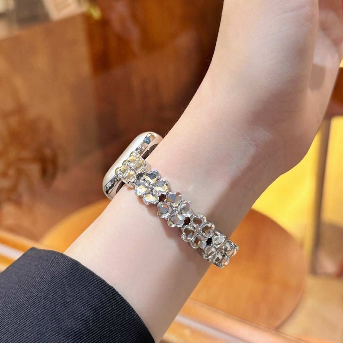 Lucky Four-leaf Clover Elastic Strap Single-row Diamond-studed Bracelet Chaîne de montre