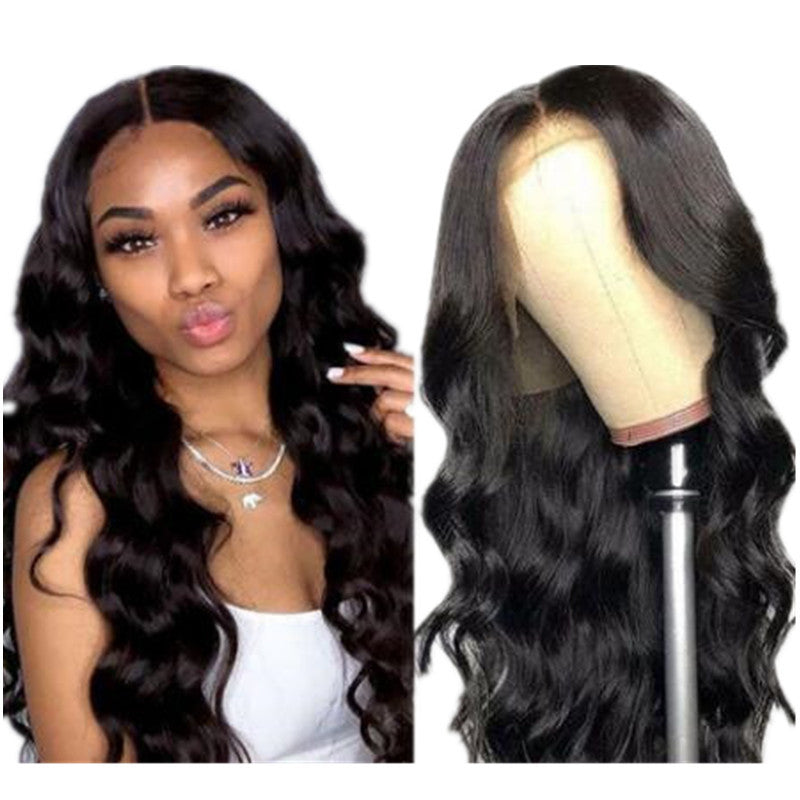 Longueur moyenne cheveux bouclés avec grandes vagues noires
