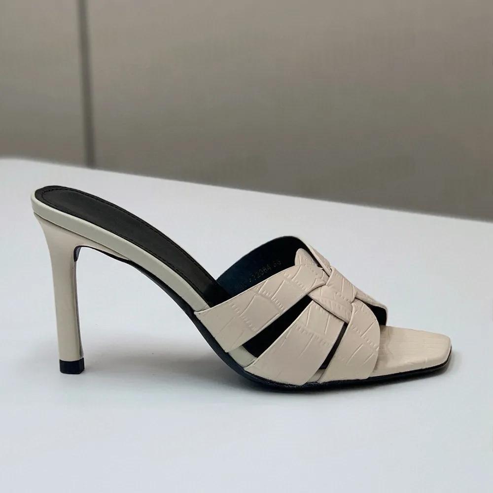Niche Stiletto-heel femmes Versatile et mode en plein air Sandales