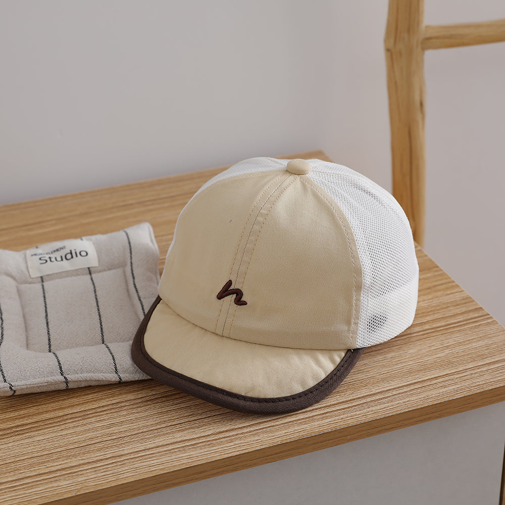 Casquette de baseball courte Brimmed pour enfants avec surface en mesh pour ventilation et protection solaire