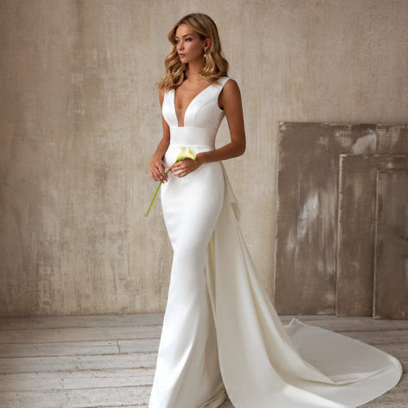Sexy V-Neck Tail Robe de mariée sans manches Robe longue