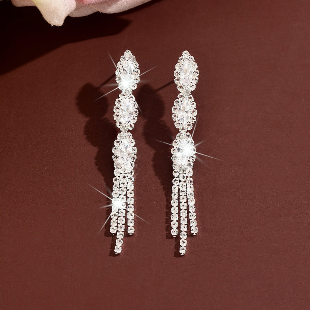 Boucles d'oreilles longues à la marquise CZ pour les femmes