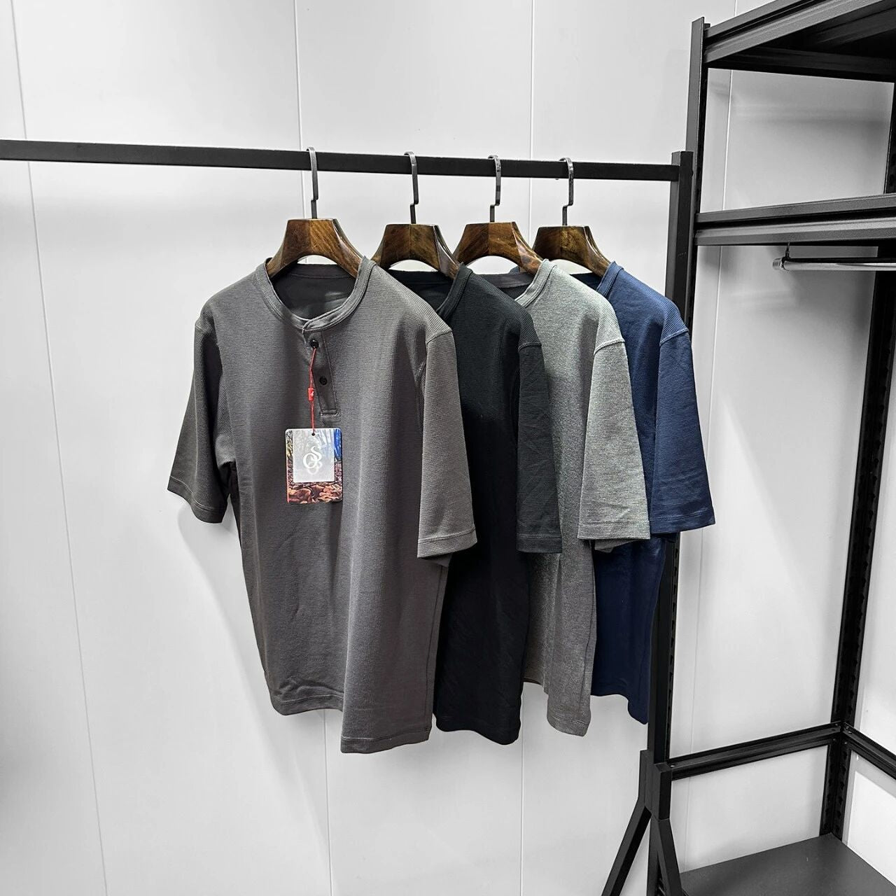 Hommes Couleur solide Waffle Knit Henley T Shirt 2 boutons Placket Short Sleeve Breathable Casu