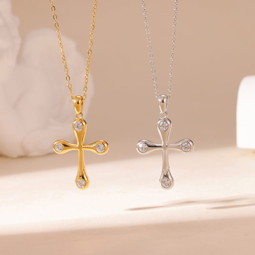Collier Cross pour femmes sophistiquées polyvalentes et subtilement luxueuses