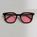 Lunettes de soleil carrées simples à cadre rigide