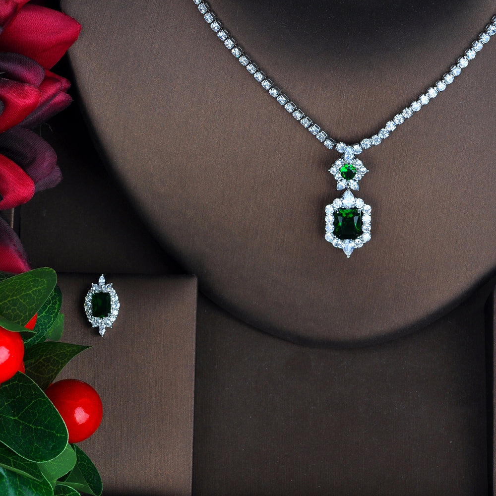 Ensemble de boucles d'oreilles pendentif vert foncé