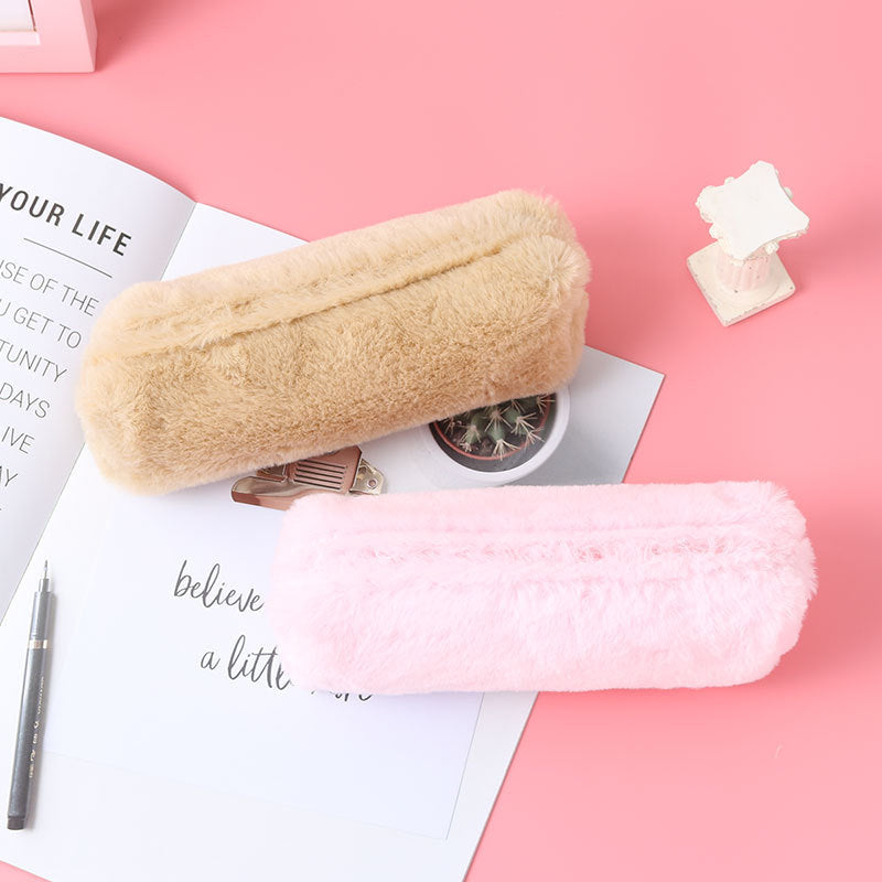 Étui à crayon octogonal en peluche pour étudiants