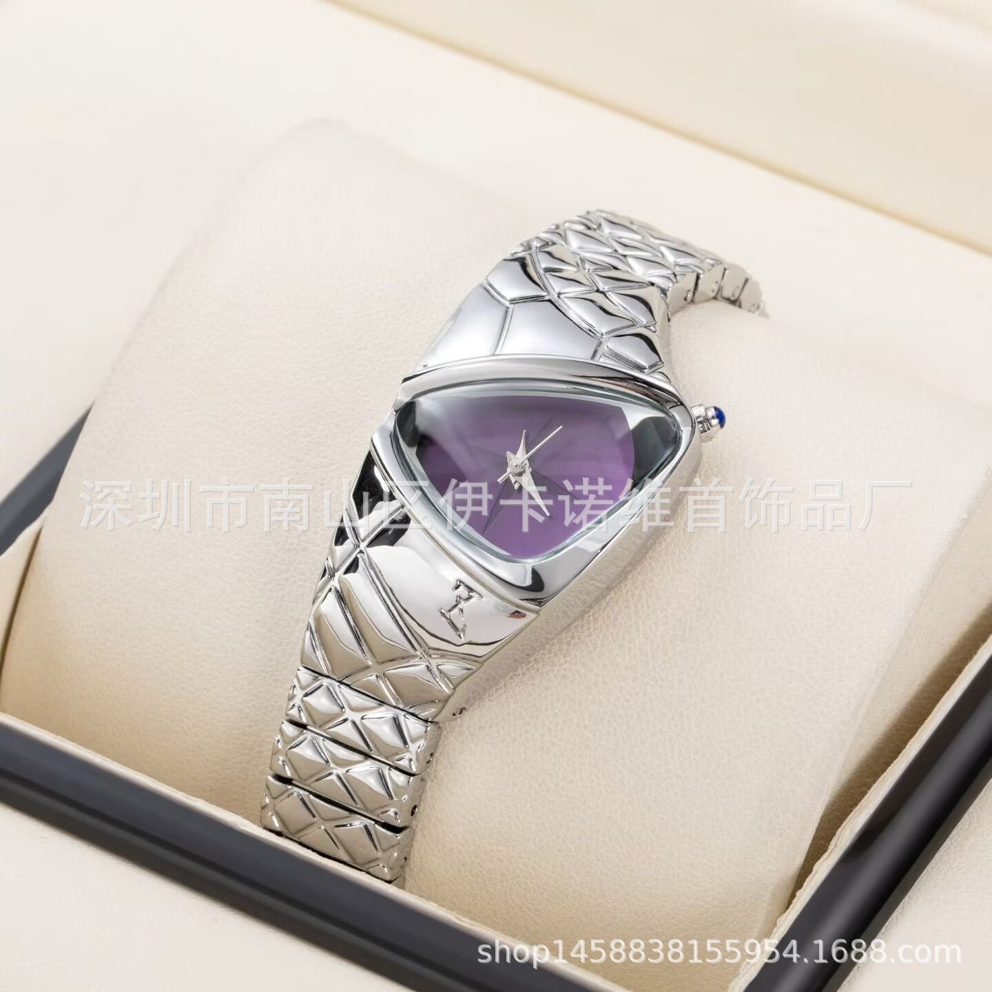 Niche Designer inspire Triangulaire Dragon patterned Irrégulier en forme de Quartz Montre