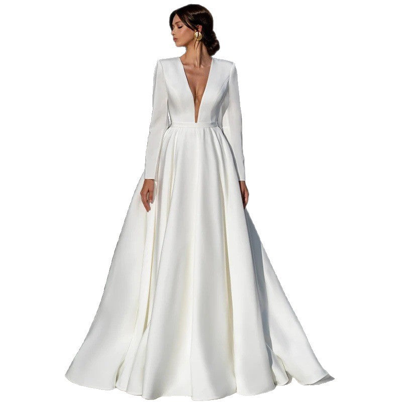 Simple Deep-V Manches longues Satin Gown de mariée Élégante cathédrale Train de qualité luxueuse