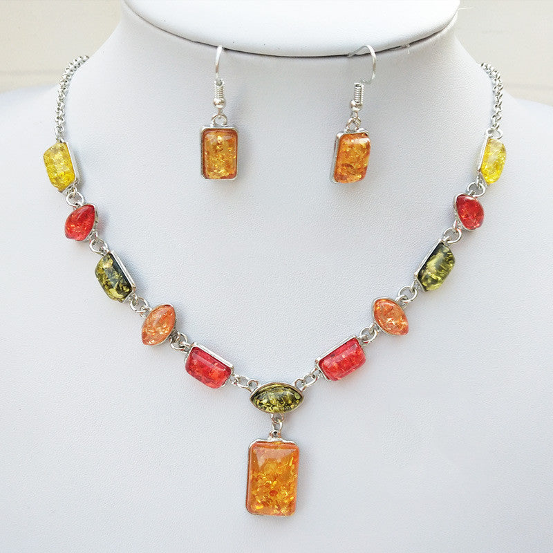 Boucles d'oreilles et colliers en deux parties