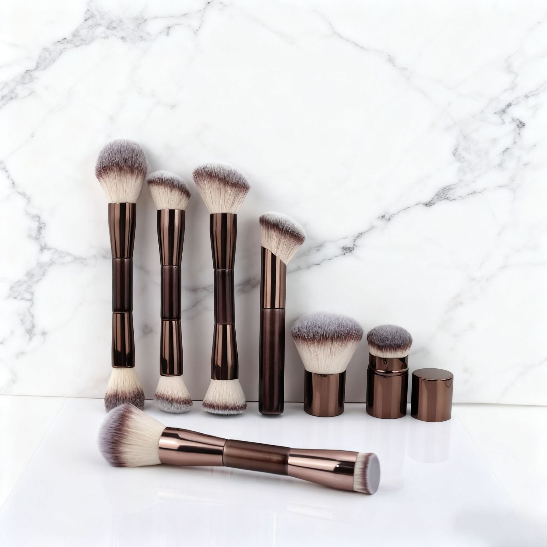 Maquillage double tête 7 pièces avec brosse télescopique sur une base double tête