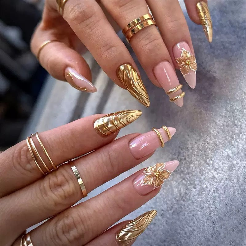 Wearable Nails 3D Sculpted Floral Design forme d'amandes or vague