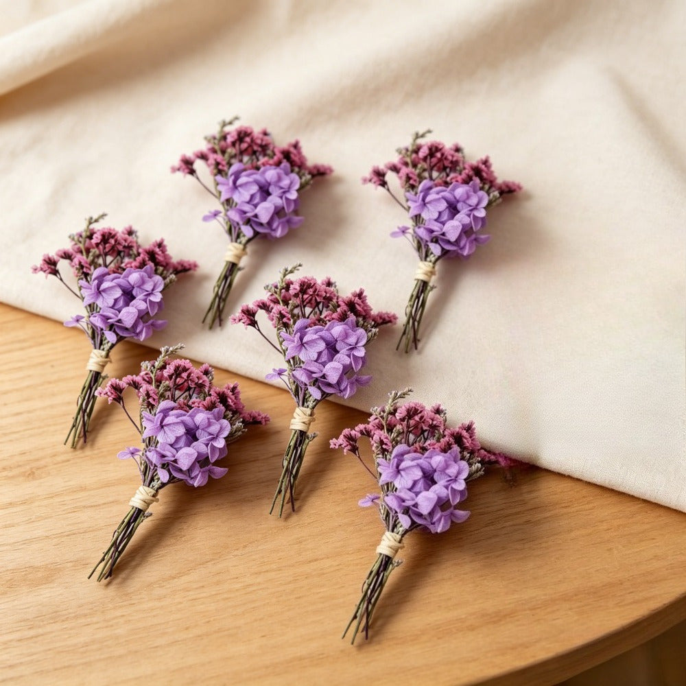 Set de 6 Mini Bouquets de fleurs séchées pourpre avec des Hydrangeas et des Verts de remplissage