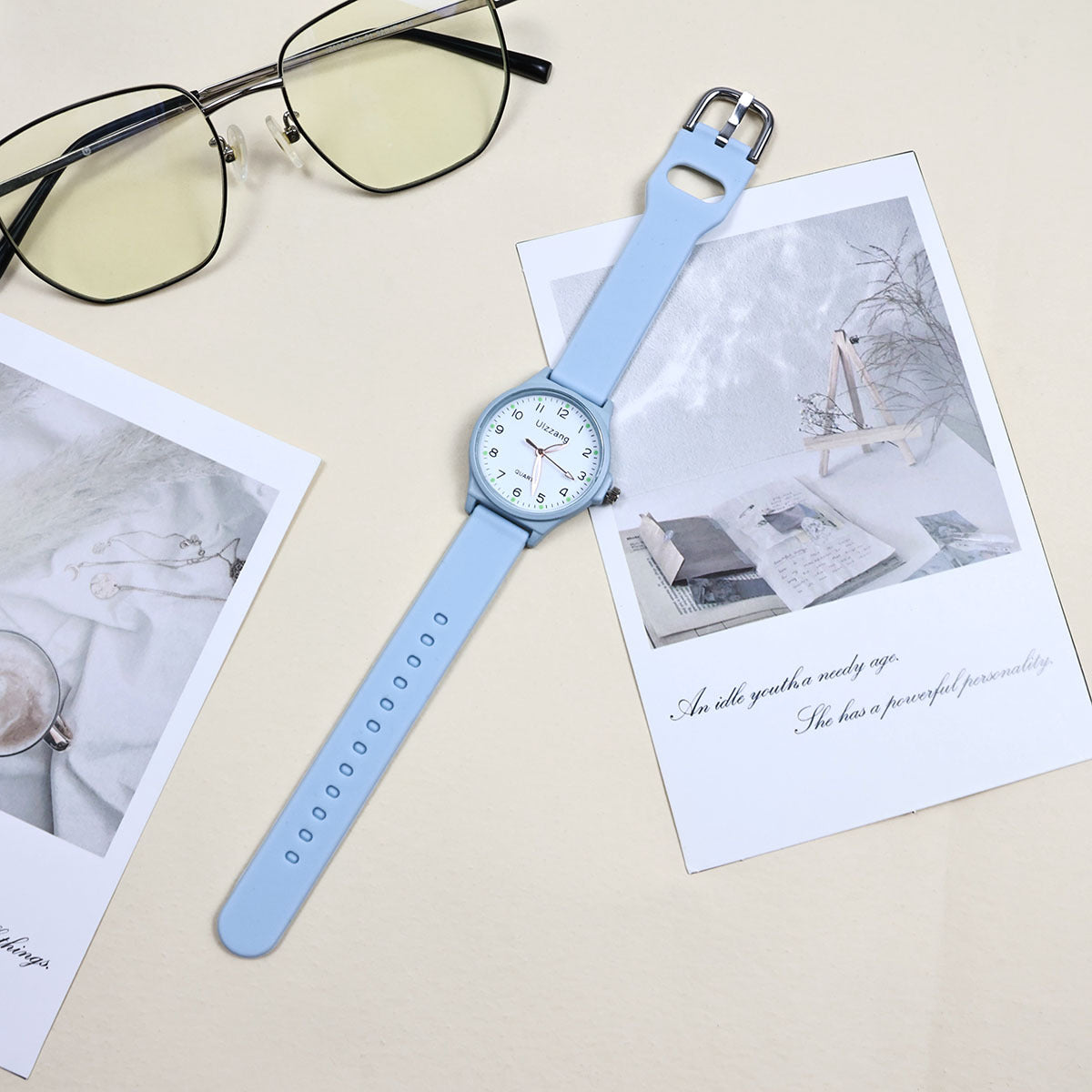 Montre haute-fashion conçue spécifiquement pour les étudiantes du collège et du lycée
