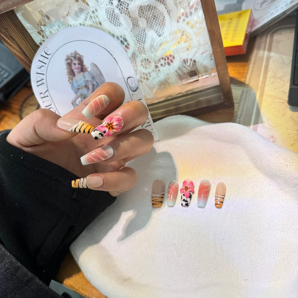 Motif de zèbre Lily main carving ongles art