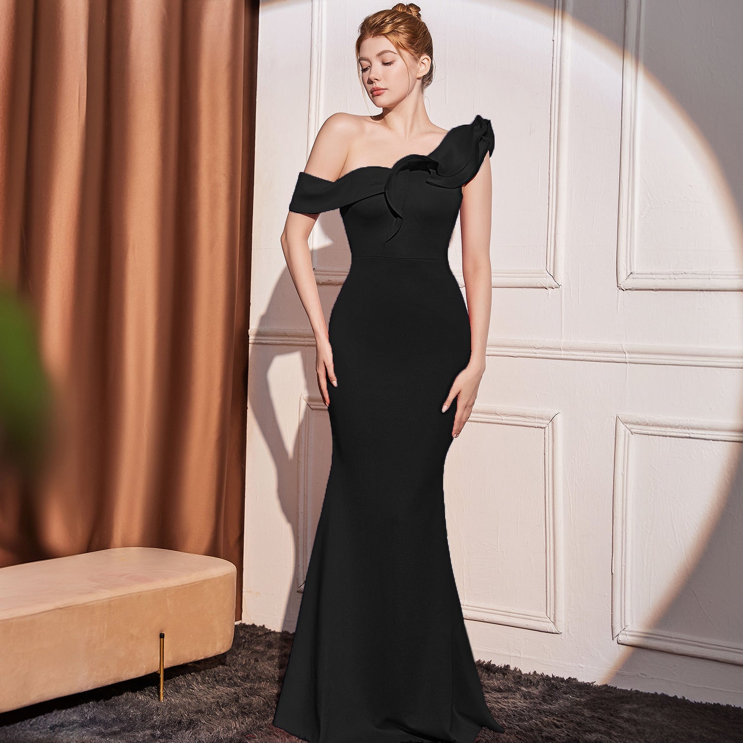 Robe longue minceur haut de gamme à épaule inclinée