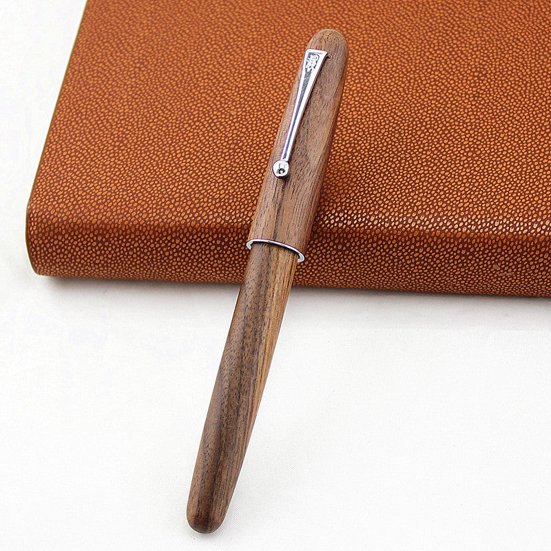 Stylo en bois ancien