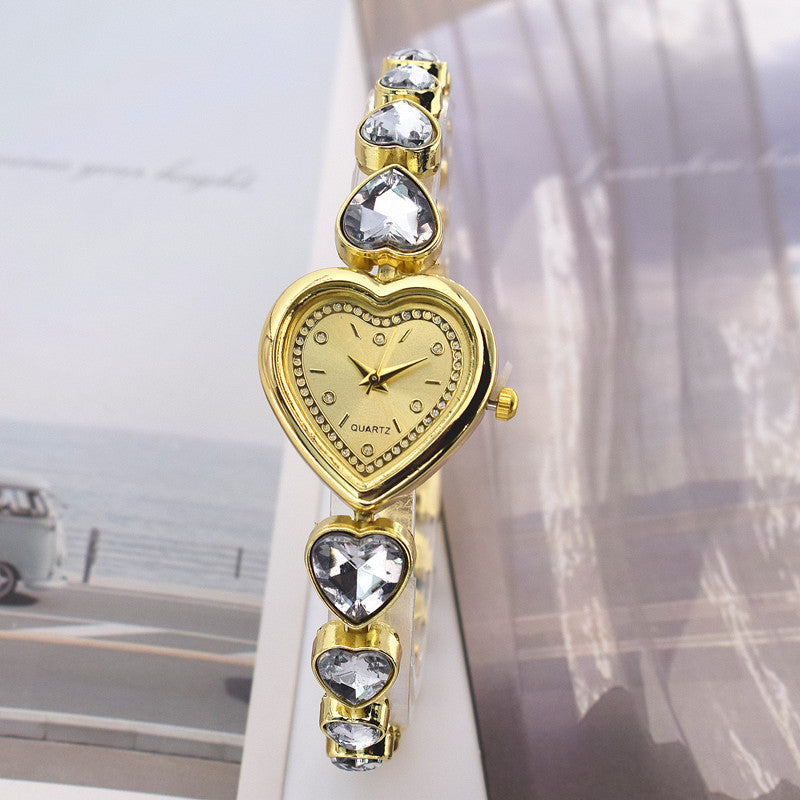 Montres en diamant en forme de coeur pour femmes