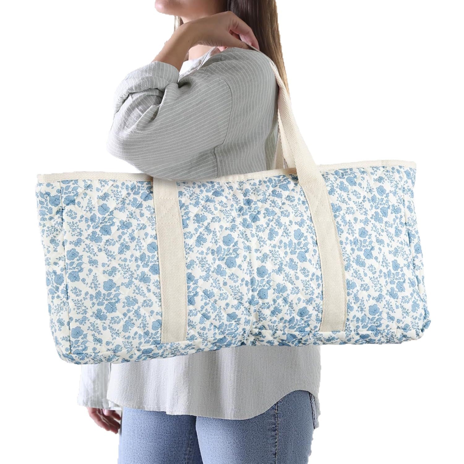 Ensemble de trois pièces imprimées à l'arrivée des femmes