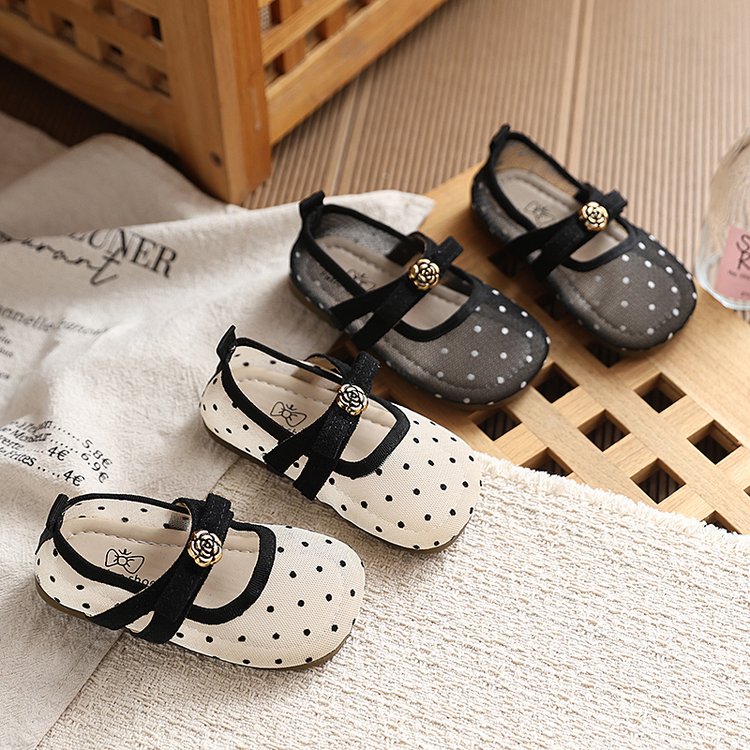 Chaussure simple pour les filles et les enfants