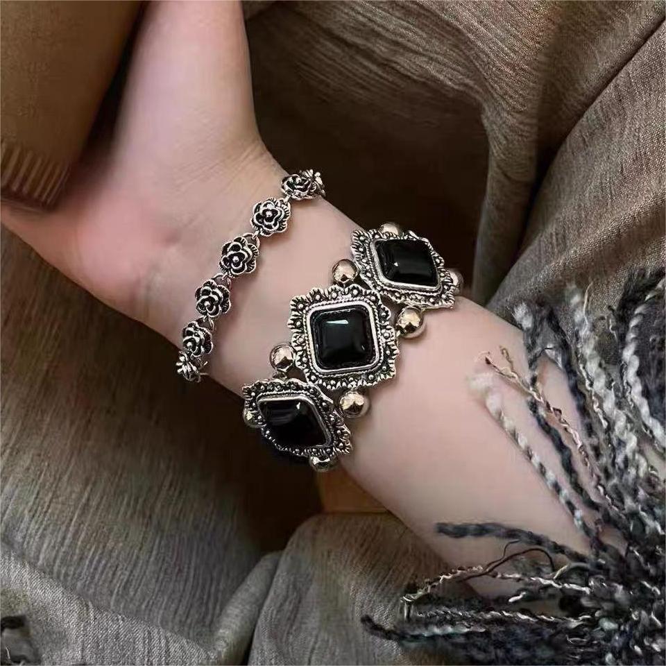 Bracelet de fleur de rose noire Vintage Accessible Bracelet haut de gamme rétro Exquis