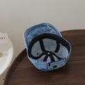 Chapeau de canard denim lavé à l'eau pour nourrissons avec cheval rouge brodé trois dimensions mignon A