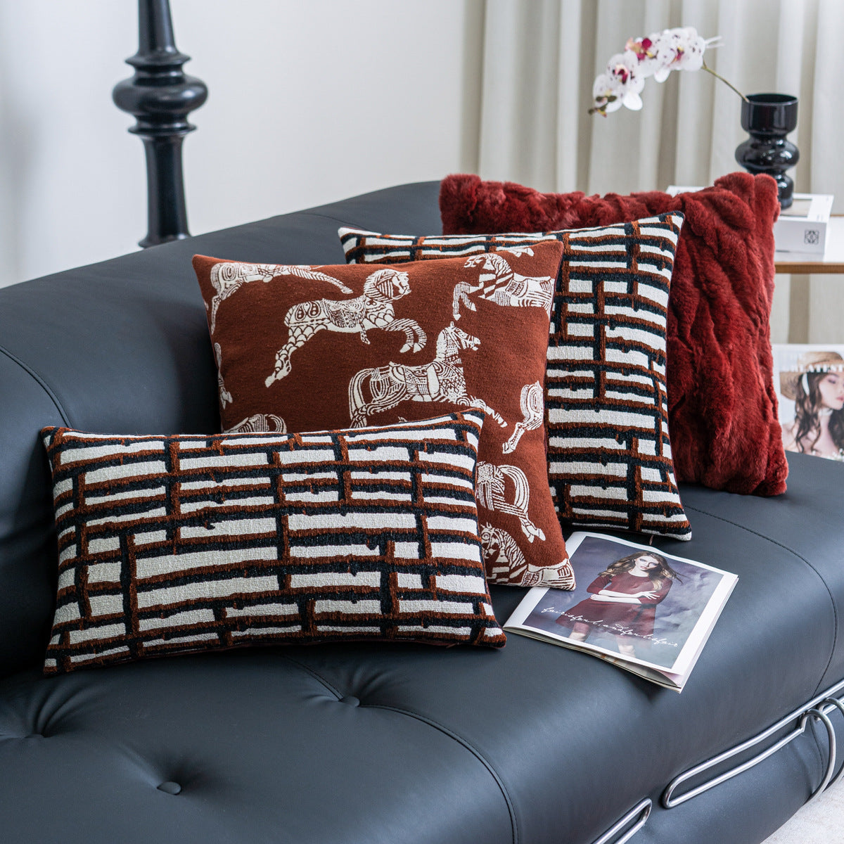 Coussin en fourrure de lapin Rex rouge vin vintage léger-luxe