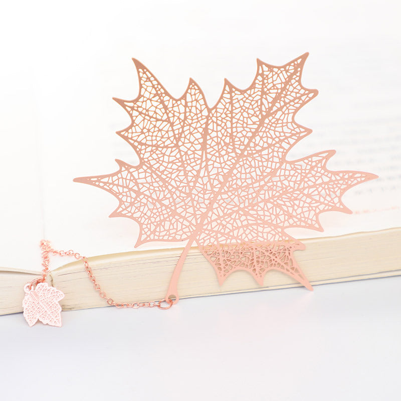 Motif de papier créatif en métal Plaqué creux Feuille d'érable Tassel Apricot Feuille Signet