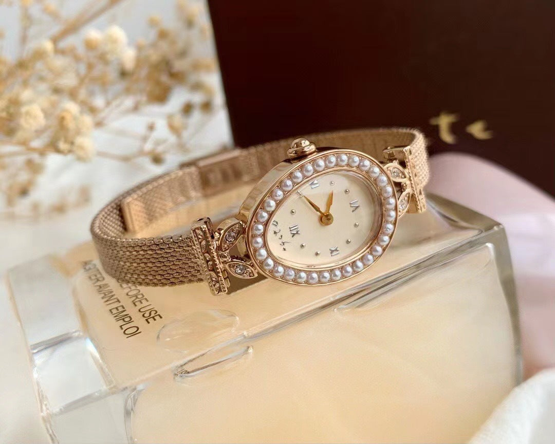 Vieille montre carrée pour les femmes Un design Dainty Mini Square avec un motif de blé