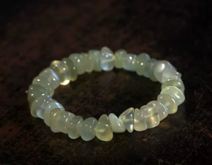 Bracelet de perles d'agate noir irrégulier