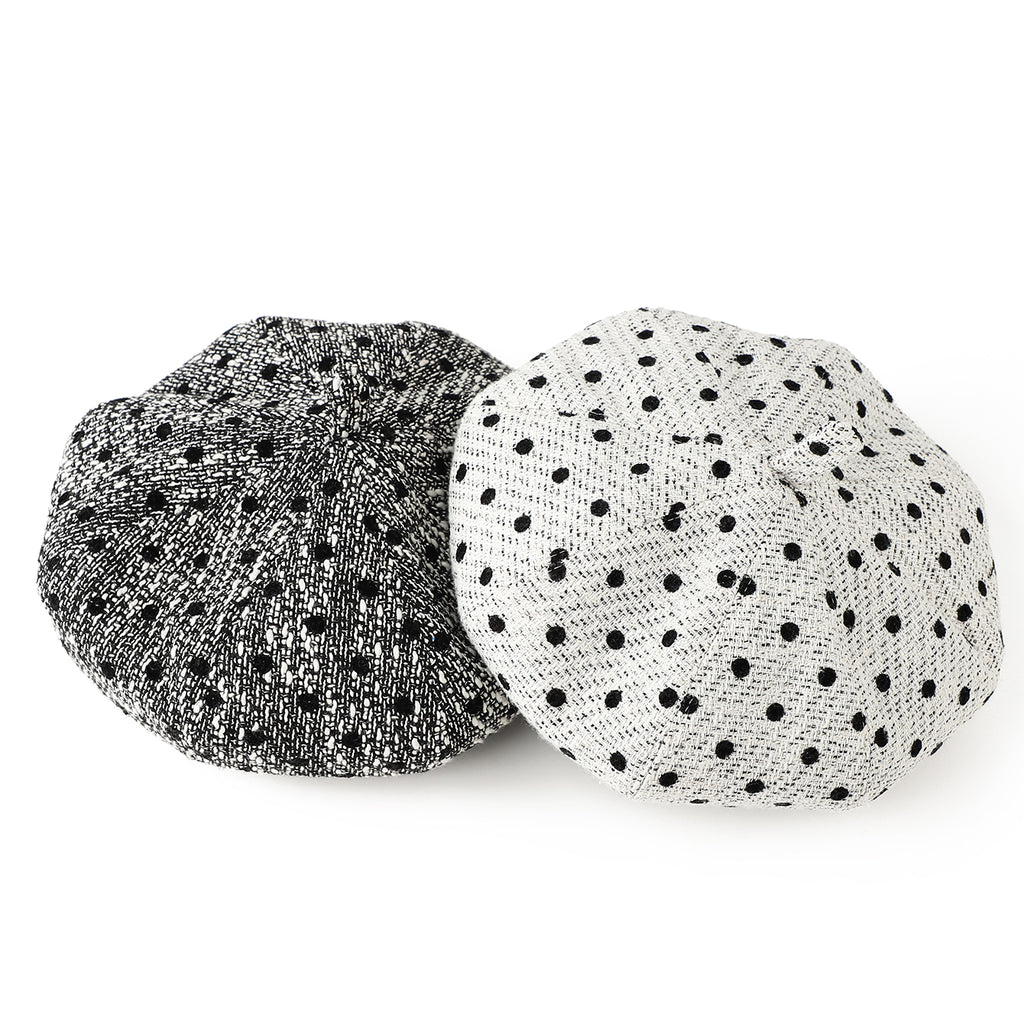 La mode de style coréen présente une large gamme de bérets en laine avec Polka Do
