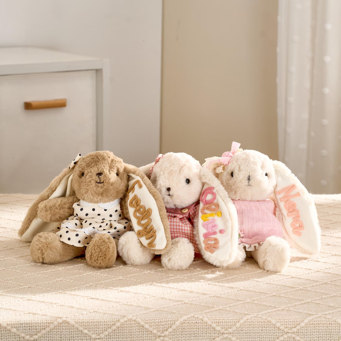 Nom brodé à la main Plush Bunny