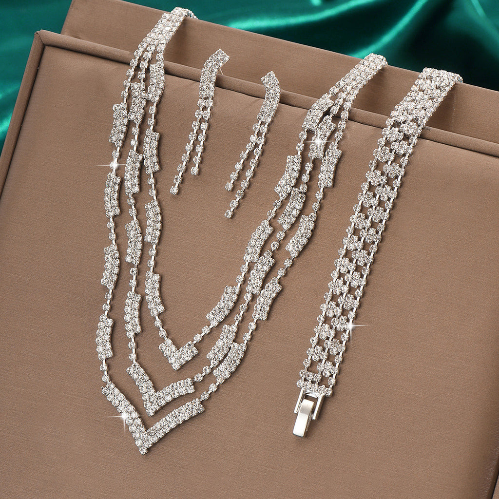 Chaîne de griffes de Strass de style européen et américain à coupe en V multi-layer