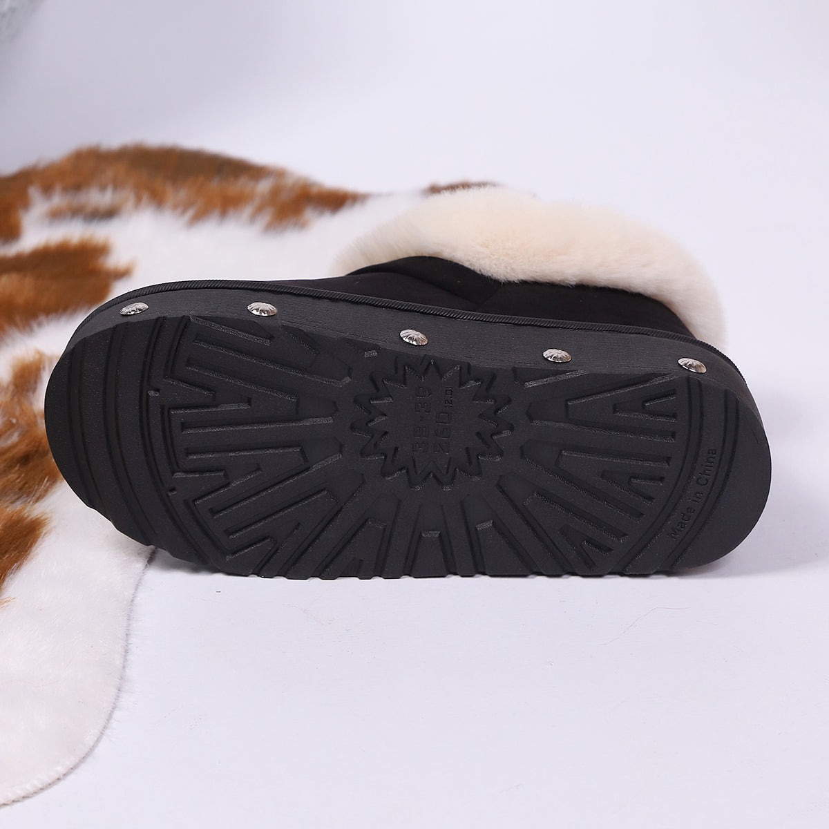 Bottes de neige Arrivée Chaussure de coton clouté Chaussure d'usure extérieure chaude