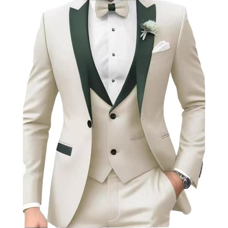 Homme entreprise formelle porter trois pièces costume