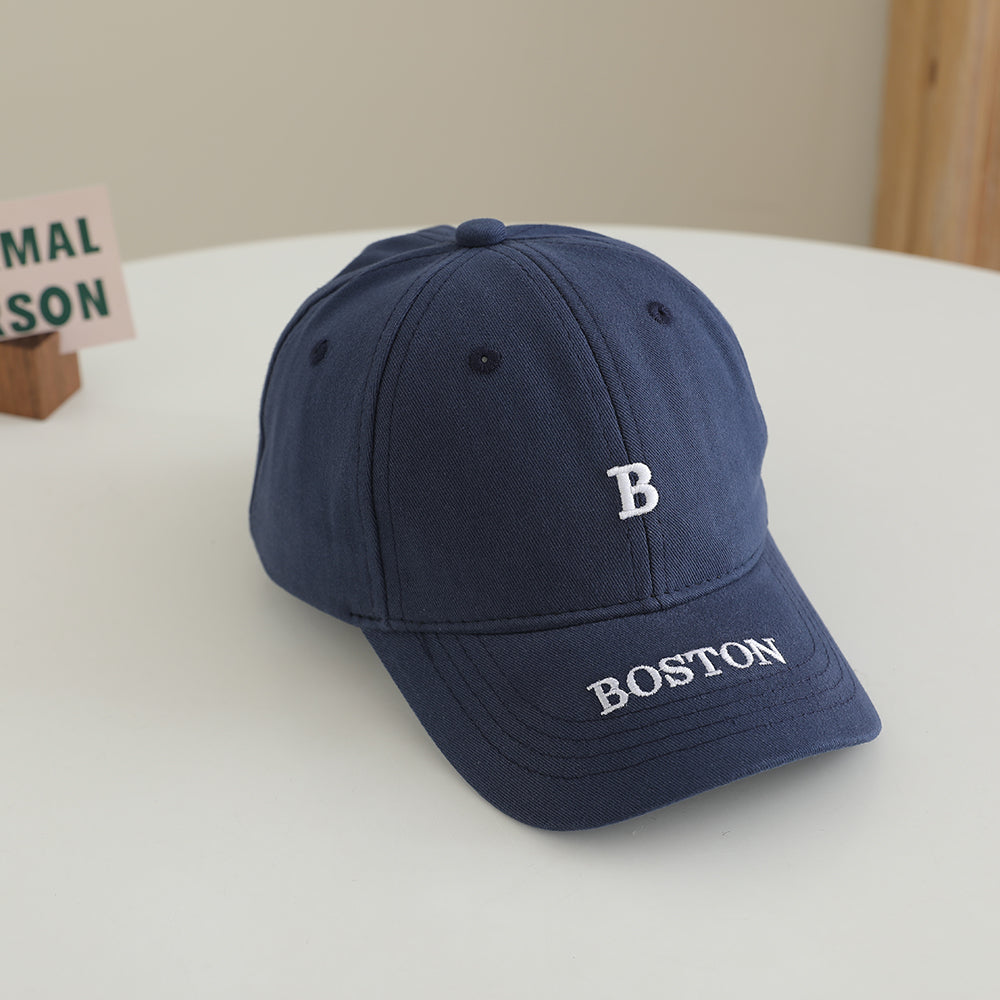 Lettre brodée de couleur unie BOSTON - Une simple et modeable casquette de baseball pour enfants F