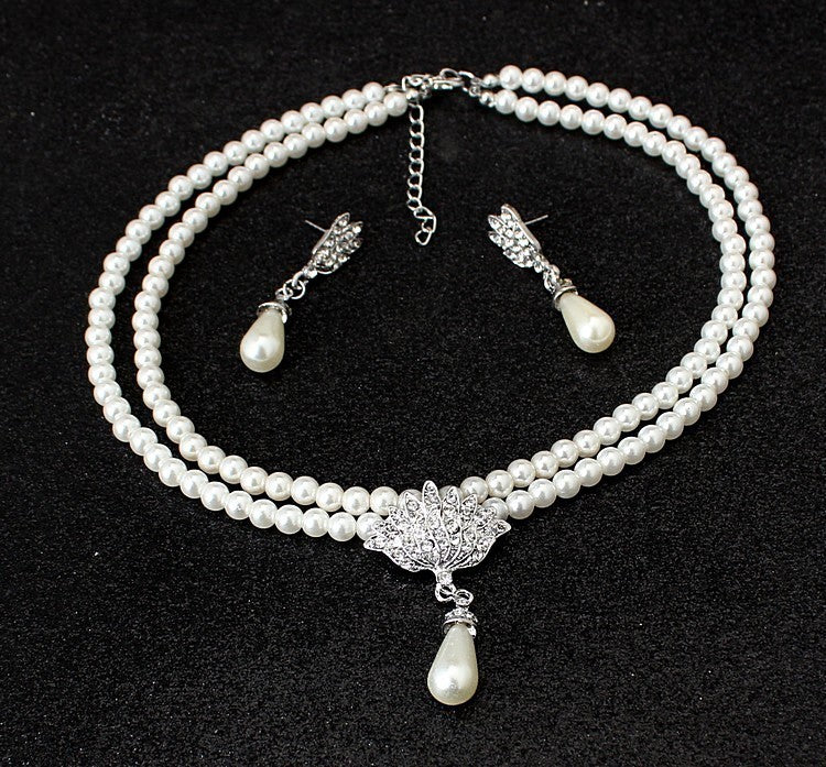 Le costume et pendentif bijoux alliage collier mariée accessoires de mariage
