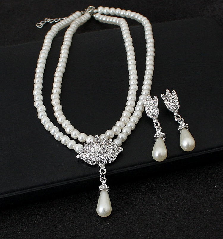 Le costume et pendentif bijoux alliage collier mariée accessoires de mariage