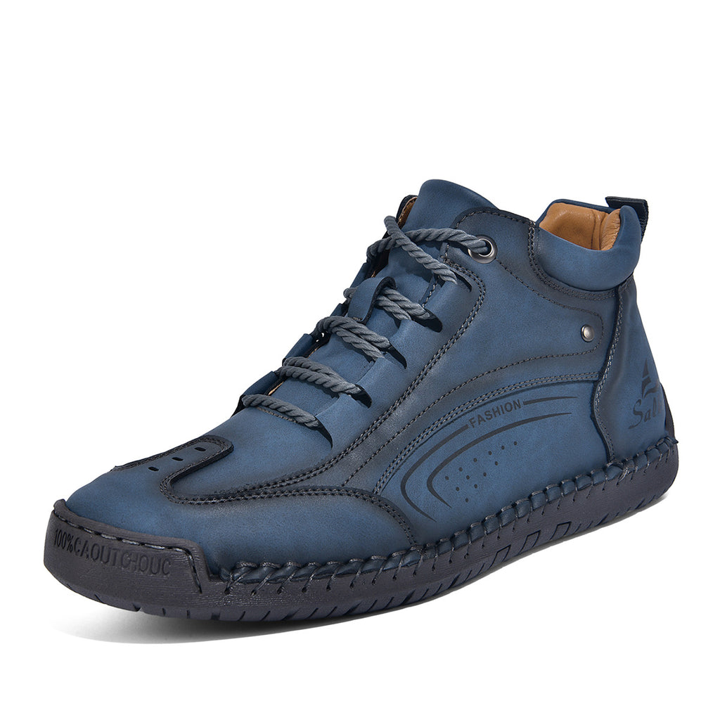 Mode Homme de plus de taille avec des semelles à la main