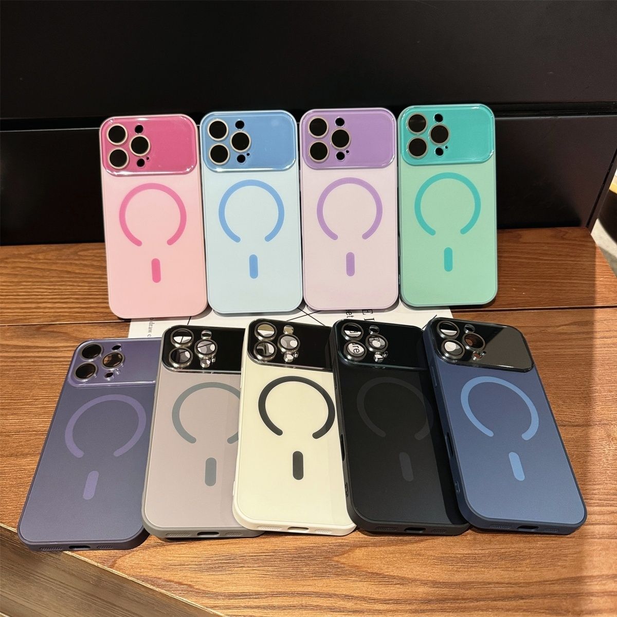 Grande fenêtre cas de téléphone magnétique givré