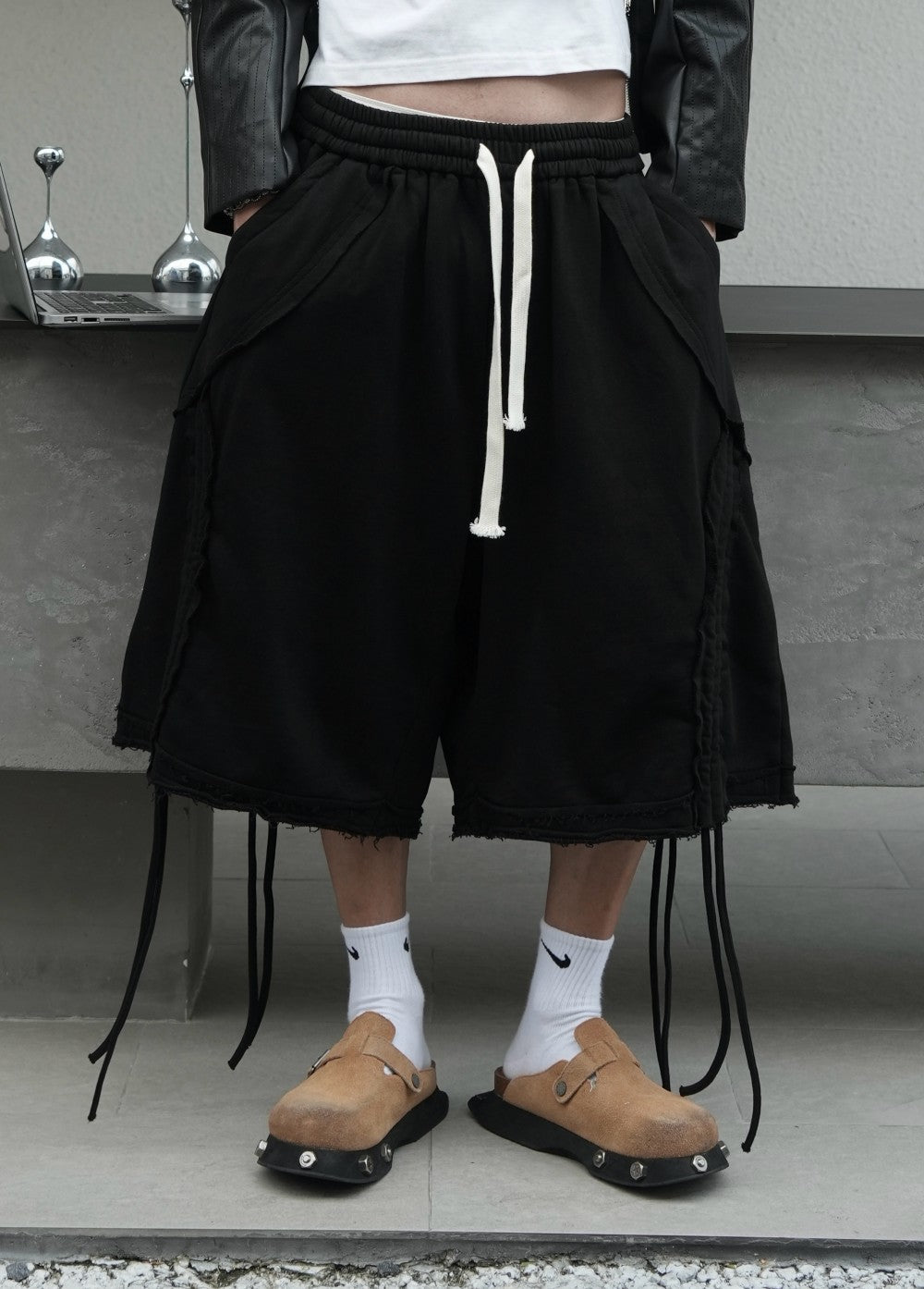 Short de travail casual loopback lavé lourd avec des bords bruts et des jambes larges