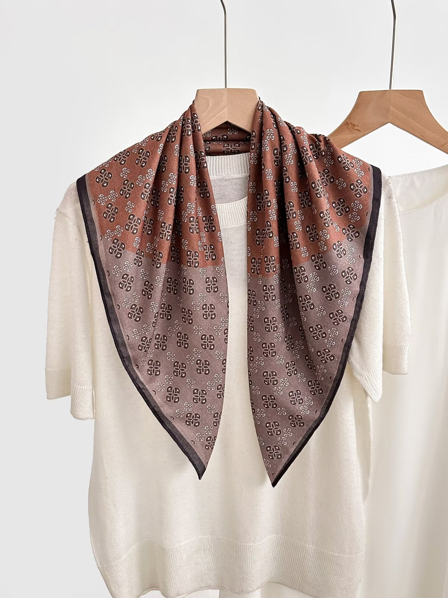 Femmes 70cm carré écharpe Vieux cou écharpe Collier chaud