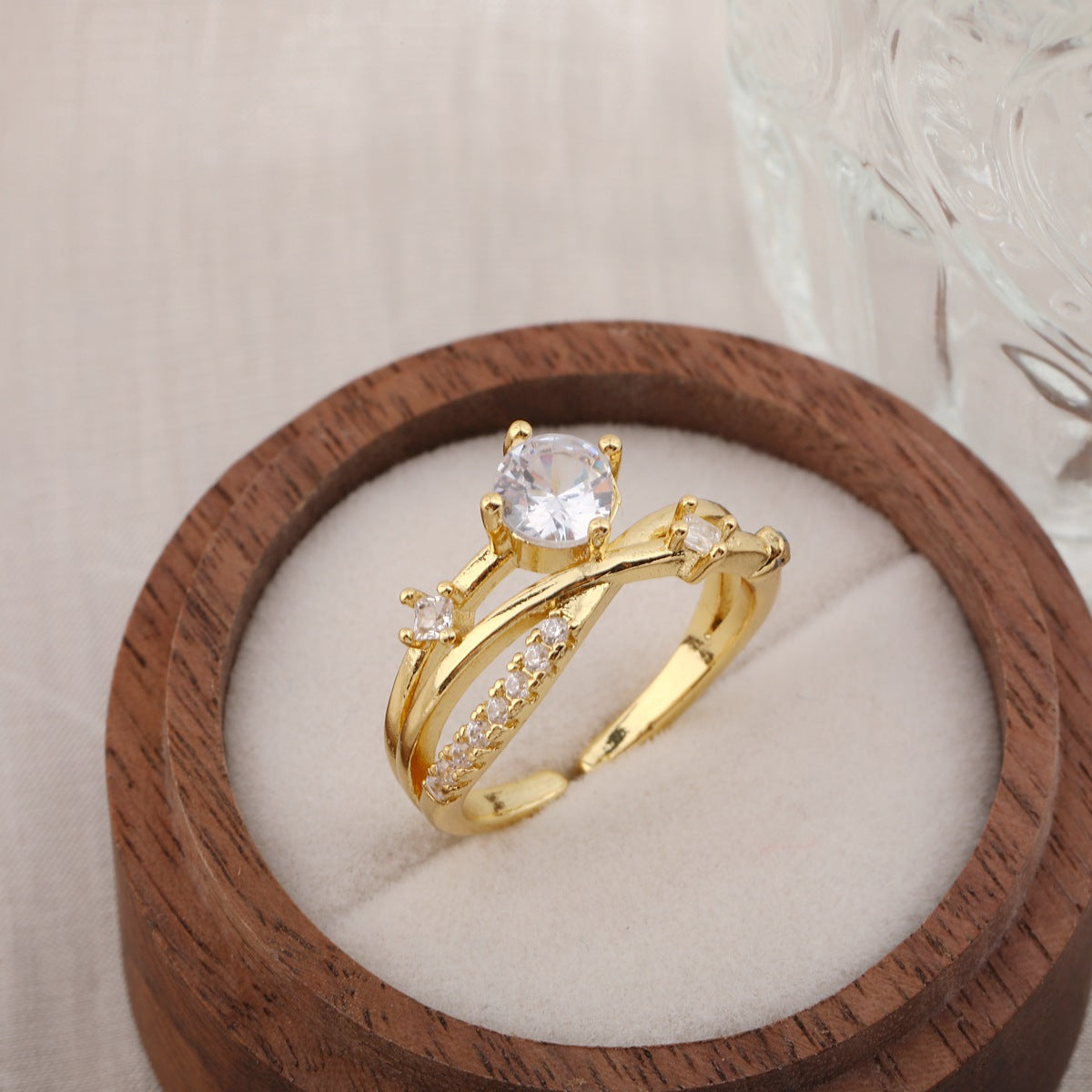 European And American Hot-Selling Fashionable and Unique Water Drop Zircon Anneaux pour femmes