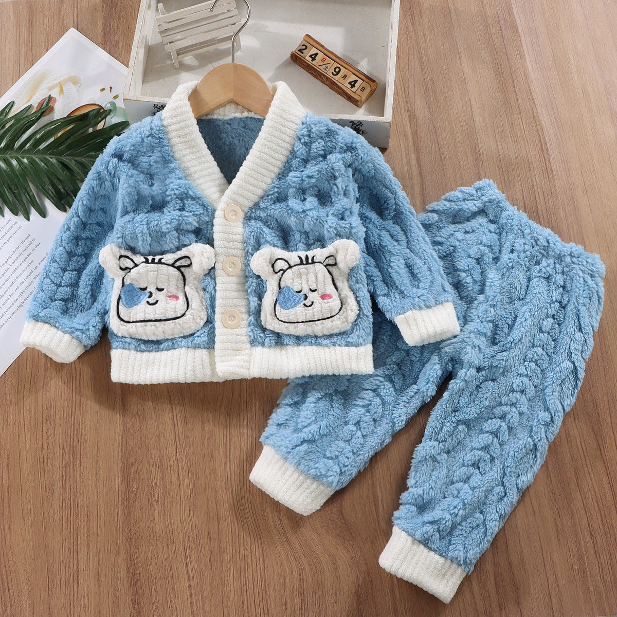 Vêtements de maison pour enfants Garçons et filles Manteau de pyjama en flanelle, épais, chaud, deux pièces