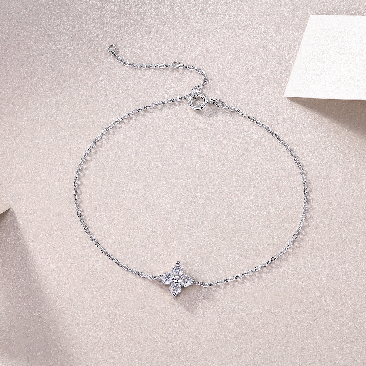 S925 Bracelet en argent 1.6g Cross Moissanite