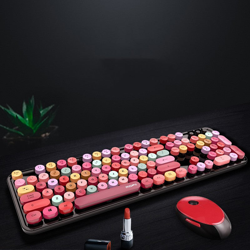 Couleur rouge à lèvres filles punk clavier