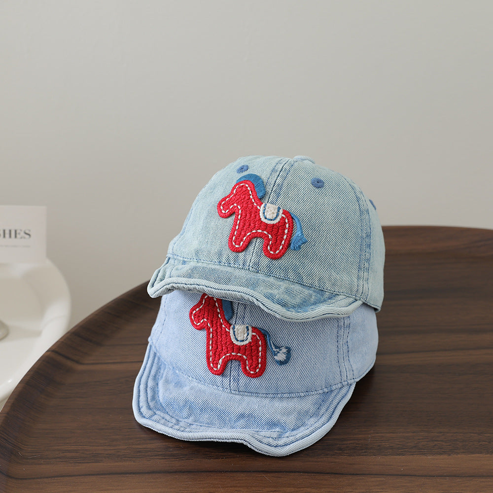 Chapeau de canard denim lavé à l'eau pour nourrissons avec cheval rouge brodé trois dimensions mignon A
