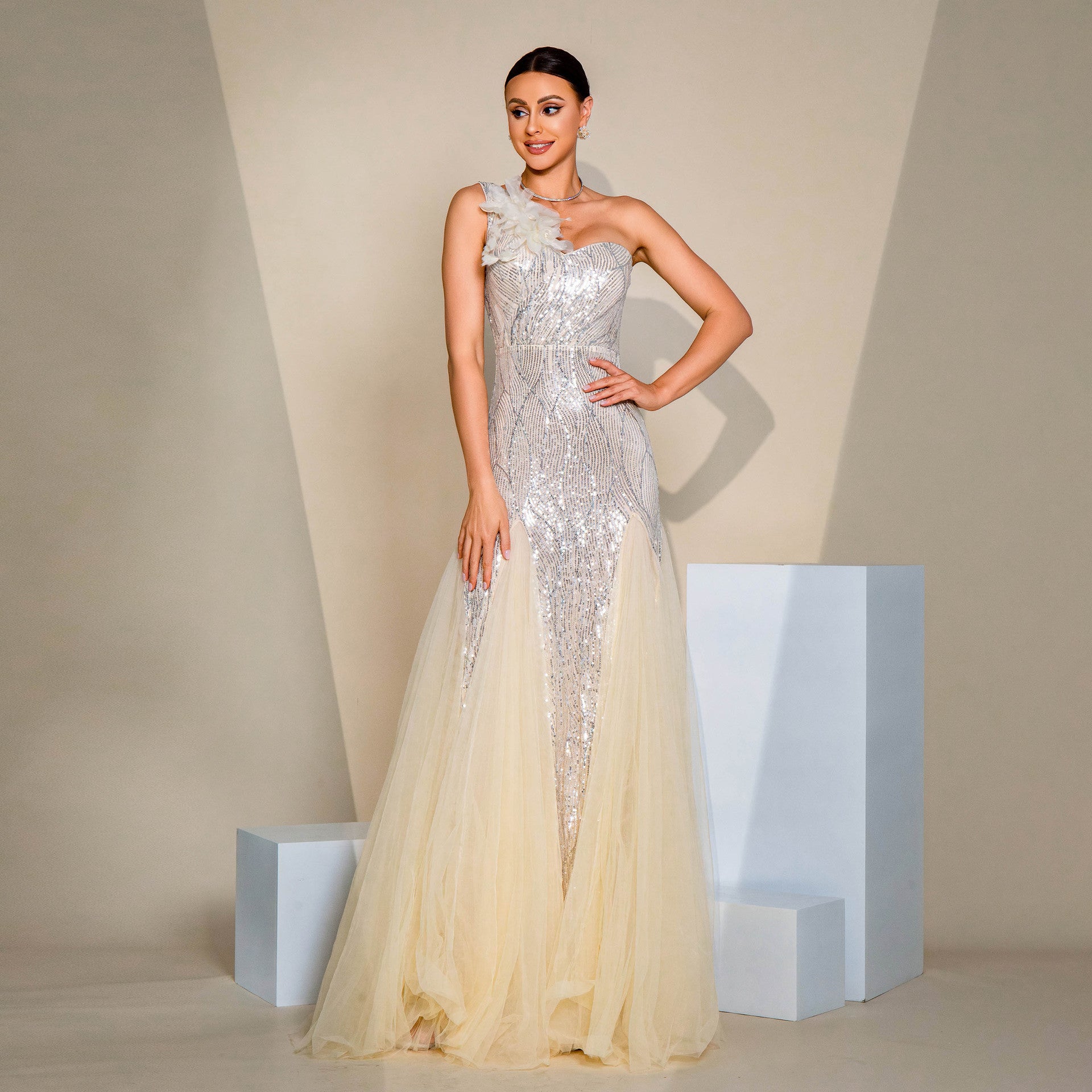 Une épaule Collier Diagonal Slim-fit gaine pailleté Slit robe du soir
