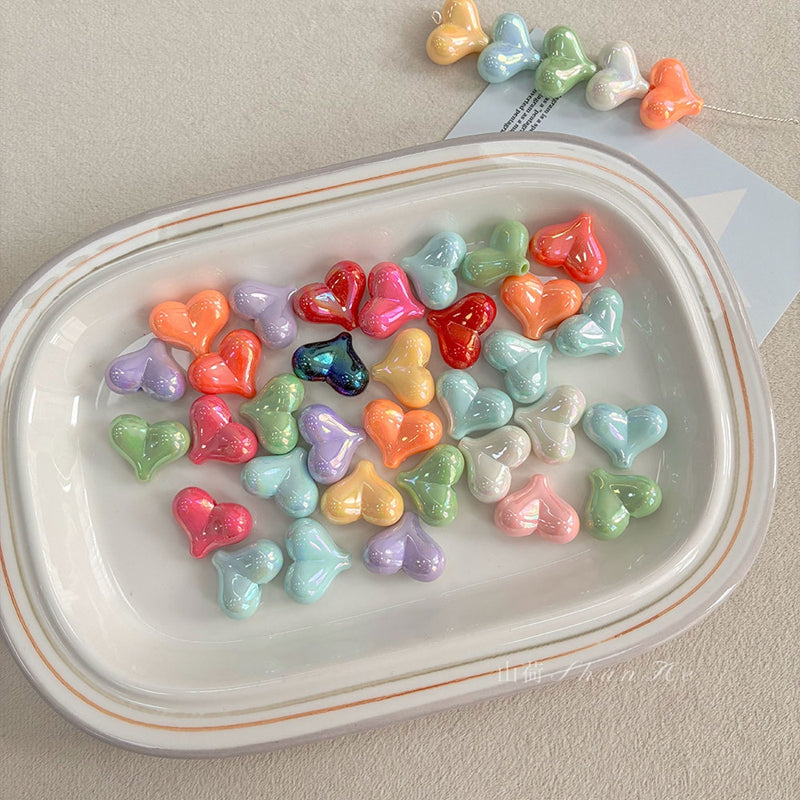 Perles acryliques du coeur irisées